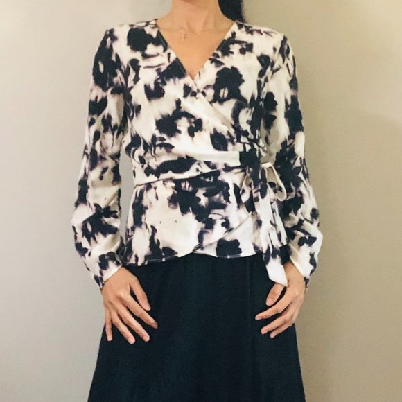 NEW WITH TAGS!!  GORGEOUS BAR 111 WRAP TOP IN WHITE, PURPLE AND LAVENDER… - Picture 1 of 11